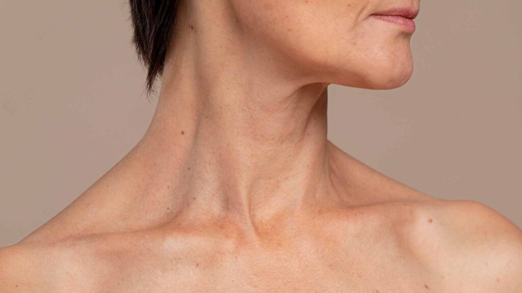 Rejuvenecer-el-cuello-arrugado-y-flácido