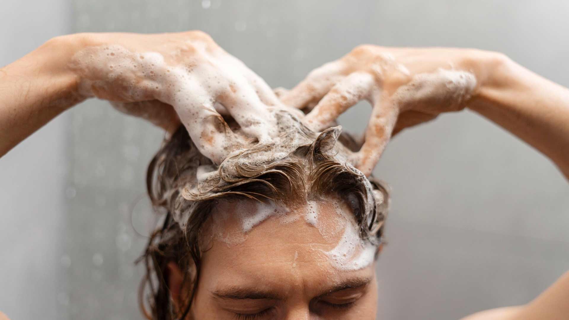 Cómo-masajear-el-cuero-cabelludo-para-que-crezca-el-pelo Cómo-masajear-el-cuero-cabelludo-para-que-crezca-el-pelo