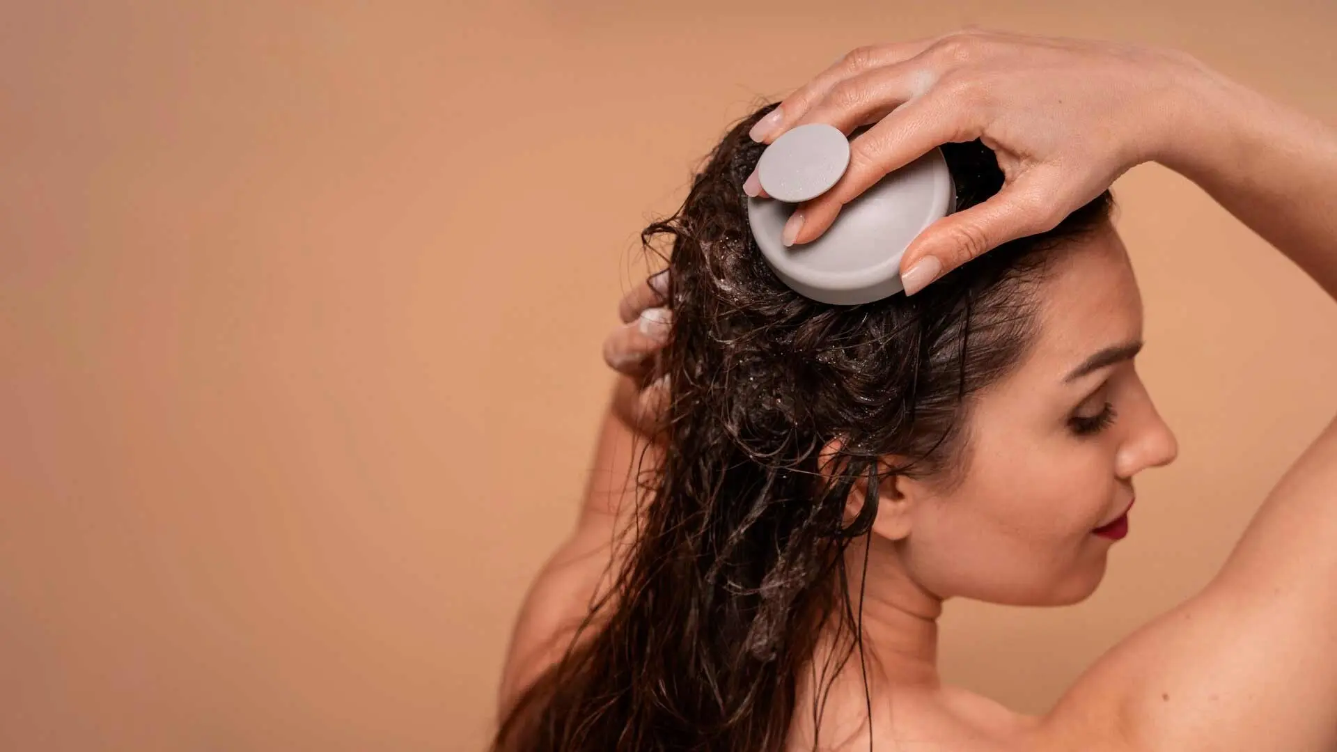 Remedios para que el pelo crezca más rápido y fuerte ¿El-masaje-capilar-ayuda-a-crecer-el-pelo-.jpeg